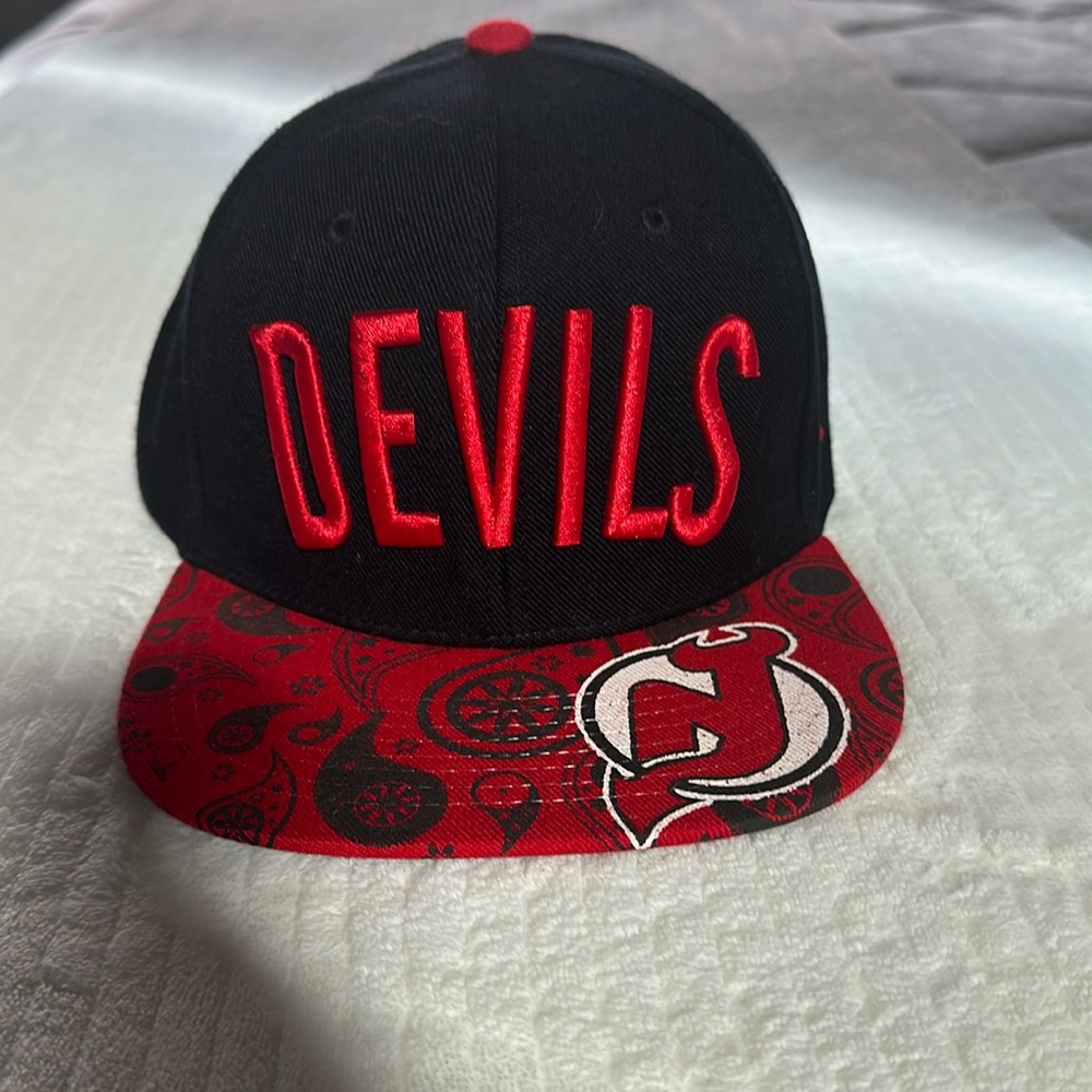 Authentic Zephyr Cap New Jersey Devils/ adjustable snap strap sizes